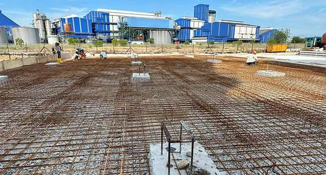 Reinforcement for concrete slab