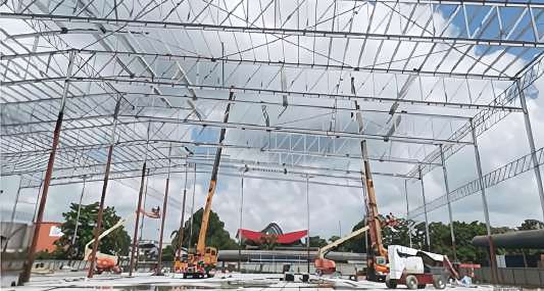 Long-span steel roof frame for warehouse